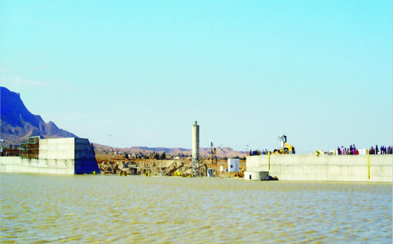 30、突尼斯達(dá)巴卜蓄水壩.JPG