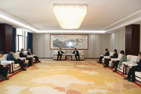 中國(guó)工商銀行江西省分行副行長(zhǎng)何虎一行到集團(tuán)走訪(fǎng)交流